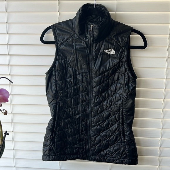 The North Face Black Vest Medium - Picture 2 of 9